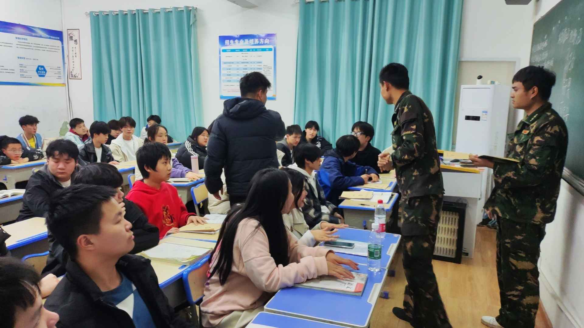 武汉高新职业技术学校校园风